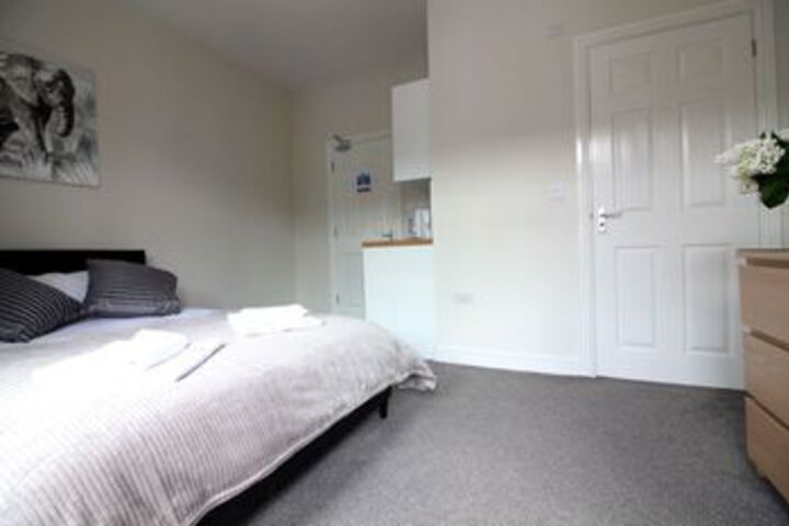 Room 7 of 9