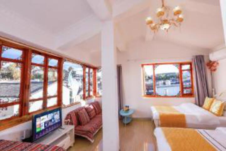 Room 4 of 6