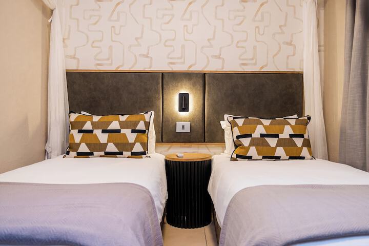 Room 81 of 207