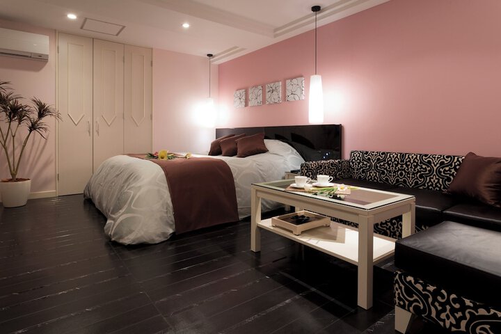 Room 15 of 32