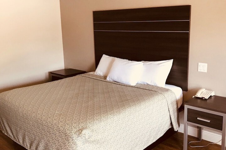 Room 8 of 21