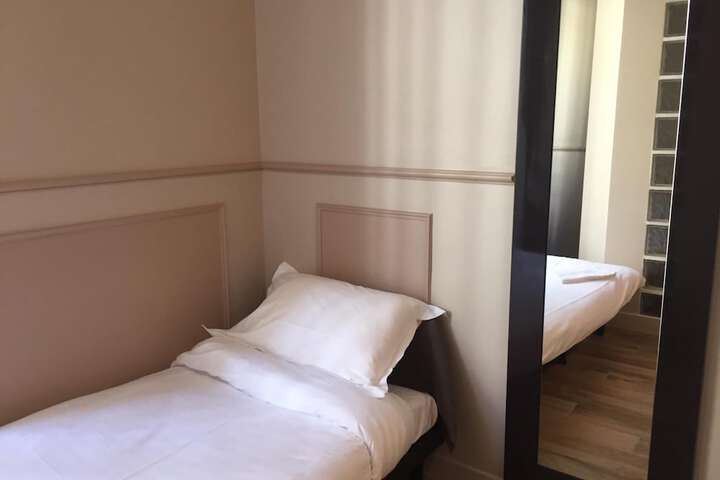 Room 30 of 60