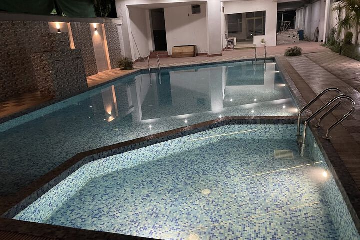 Pool 17 of 33