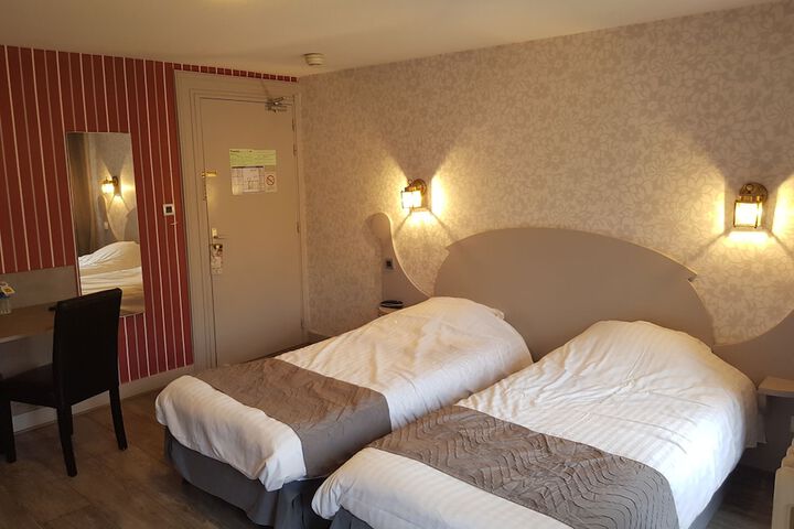 Room 14 of 36