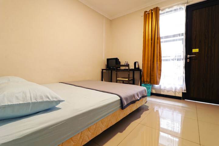 Room 4 of 25