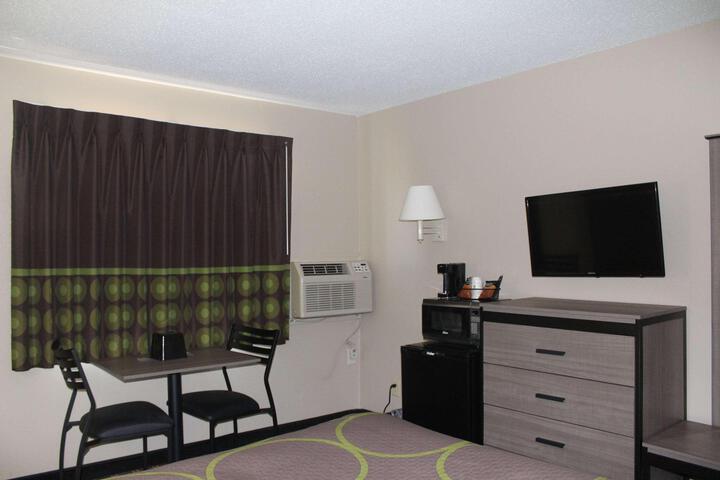2 Queen Beds First Floor (14 of 17)