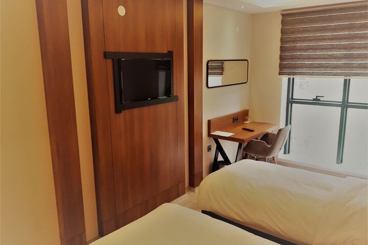 Room 8 of 20