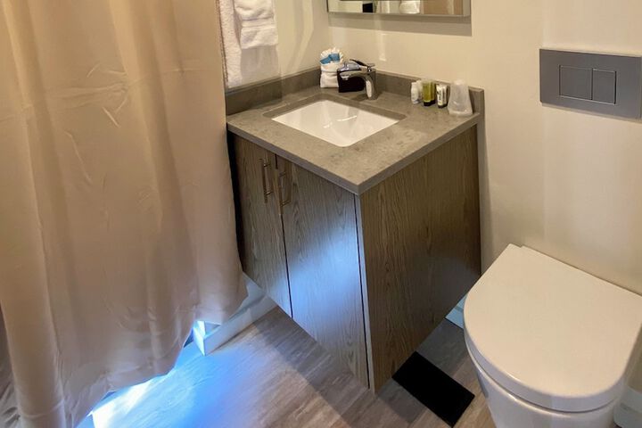 Room 93 of 116