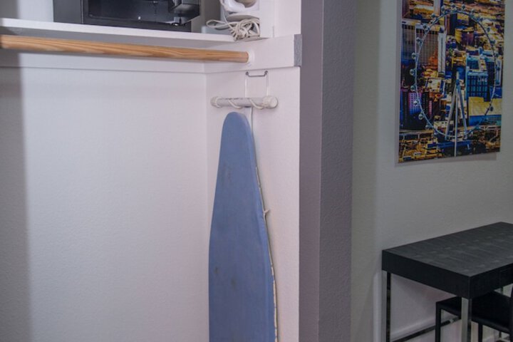 Room 13 of 18