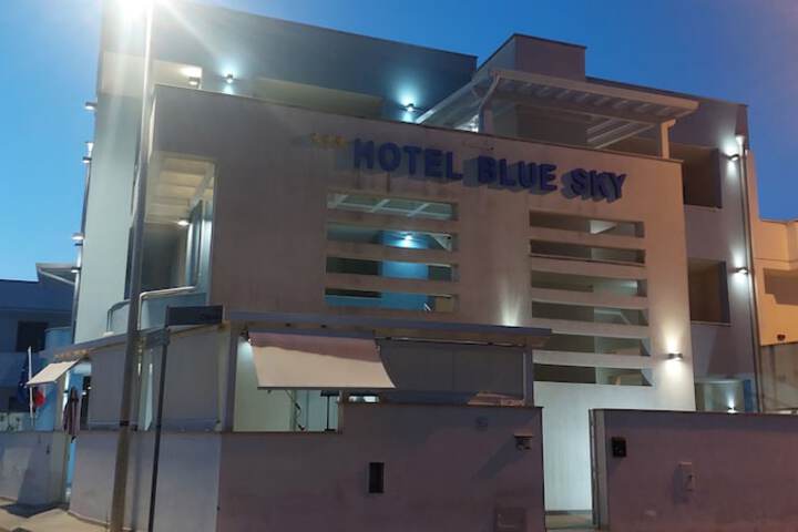 Hotel 63 of 64