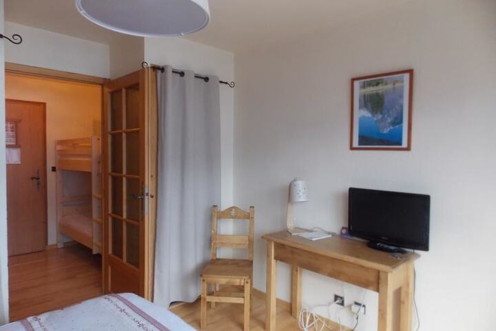 Room 3 of 47