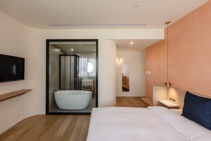 Room 20 of 66