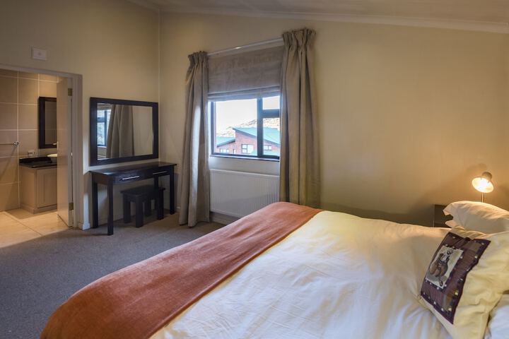 Room 2 of 18