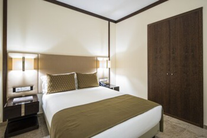 Room 14 of 15