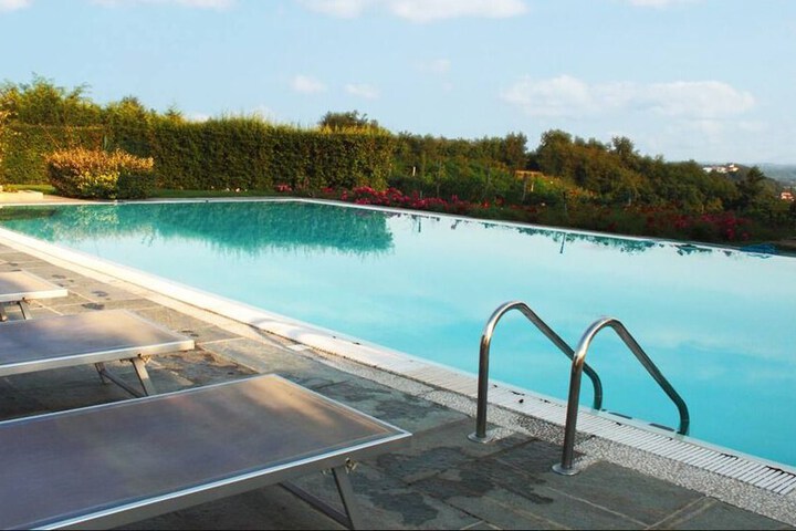 Pool 22 of 30