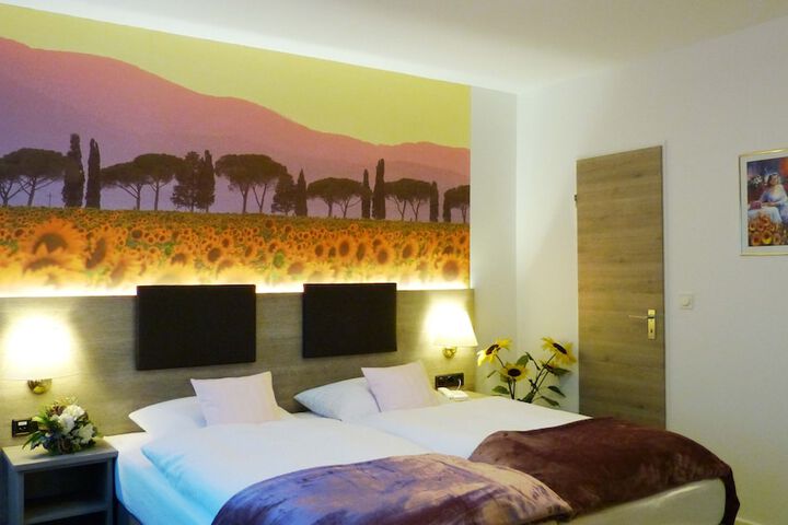 Room 15 of 50