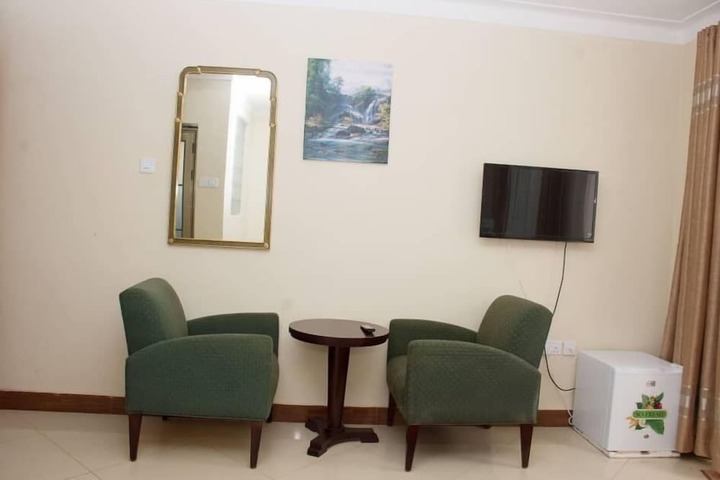 Room 9 of 25