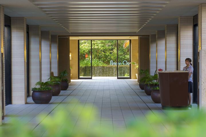 Hotel 2 of 225