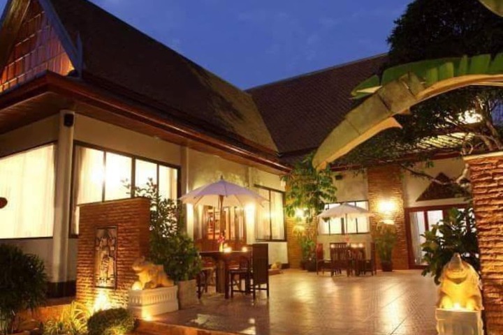Hotel 98 of 100