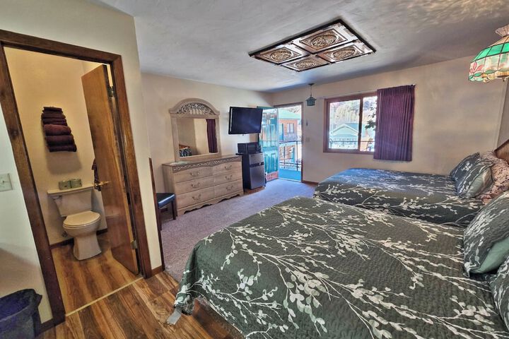 Room 40 of 183