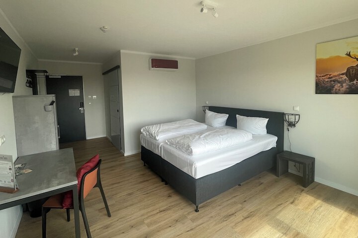 Room 13 of 26