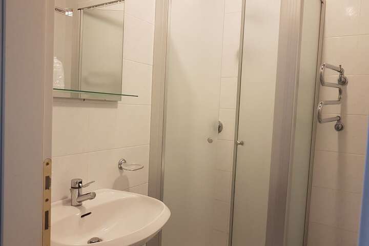 Room 14 of 34