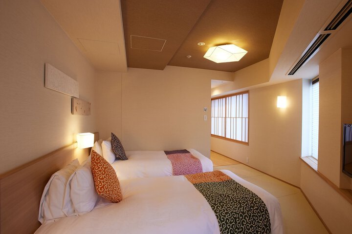 Room 28 of 137
