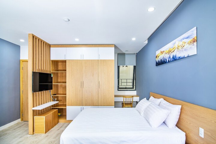 Room 13 of 28