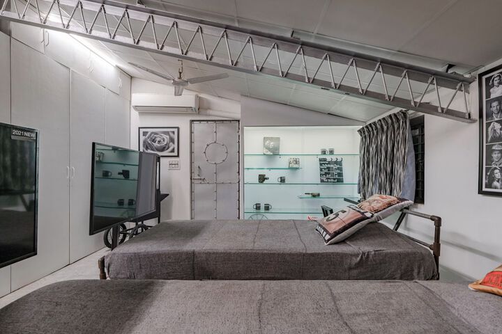 Room 2 of 41
