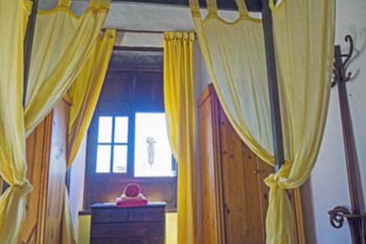 Room 9 of 24
