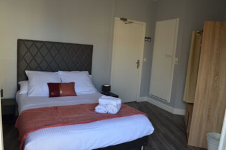 Room 28 of 36