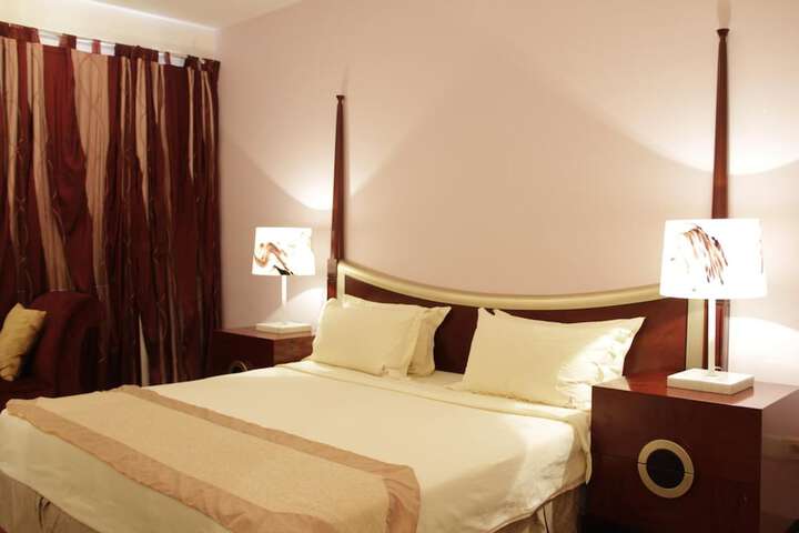 Room 14 of 42