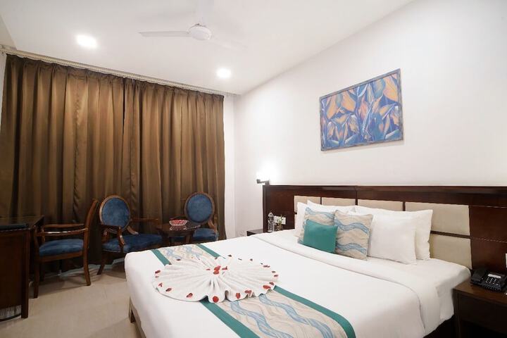 Room 6 of 37