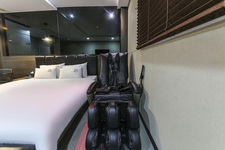 Room 20 of 48