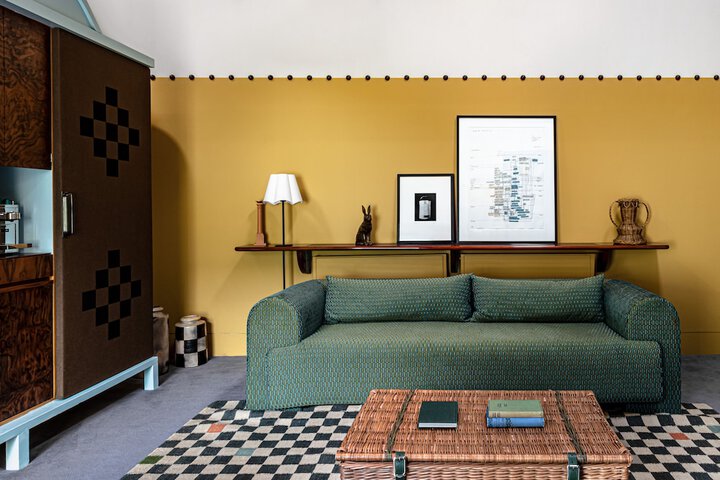 Room 43 of 136