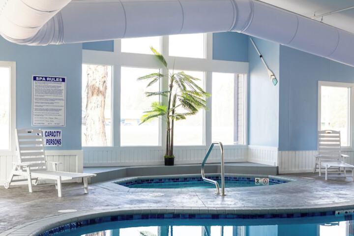 Indoor spa tub