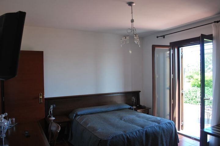 Room 11 of 31
