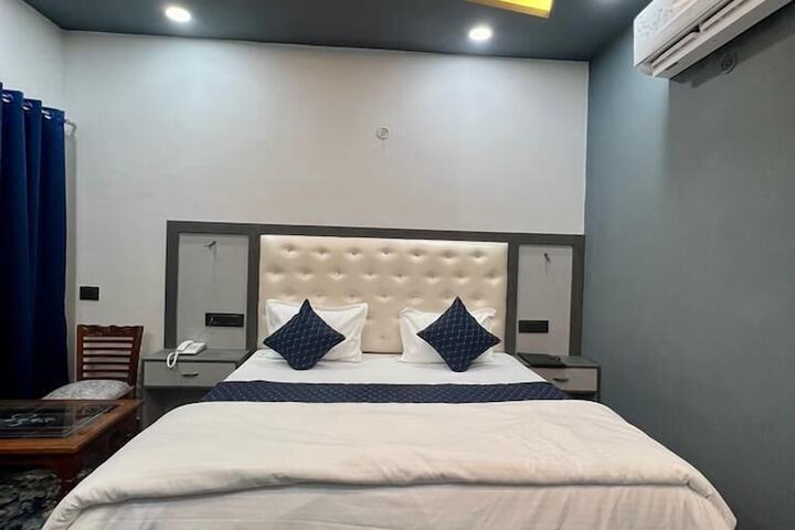 Room 16 of 37