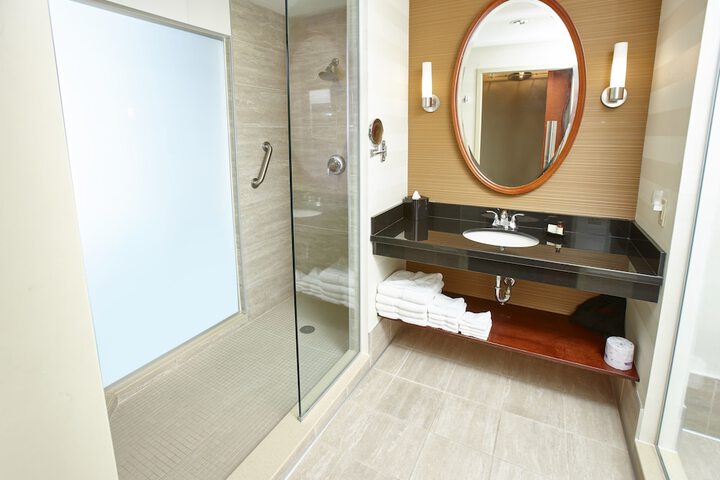 Deluxe 2 Queen Beds (1 of 3)