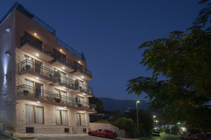 Hotel 67 of 71