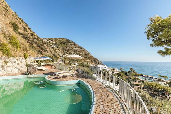Hotel Pool