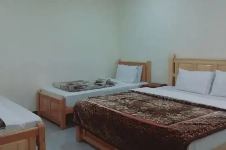 Room 5 of 12