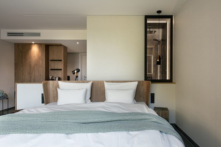Room 25 of 118