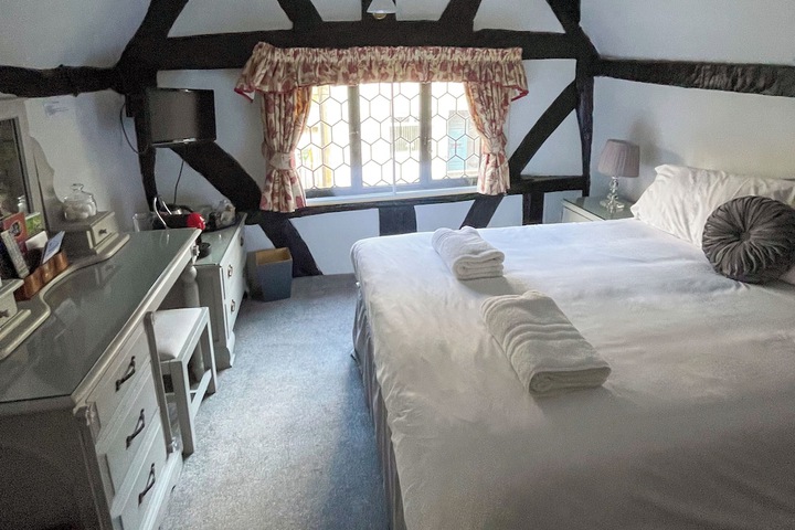 Room 15 of 32