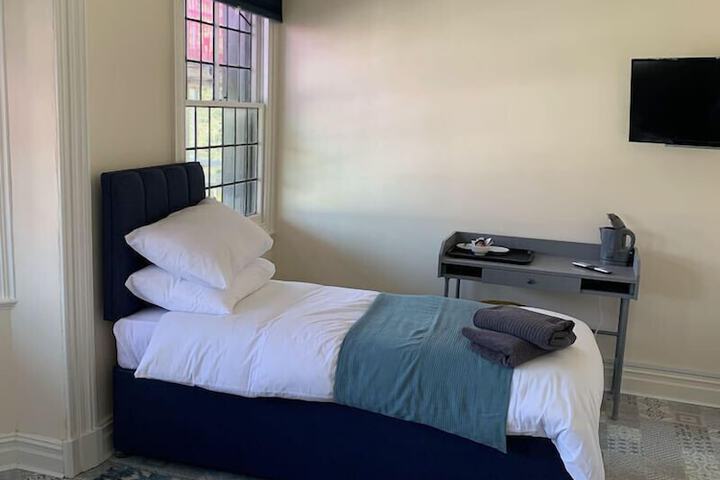 Room 2 of 21