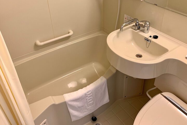 Room 32 of 54