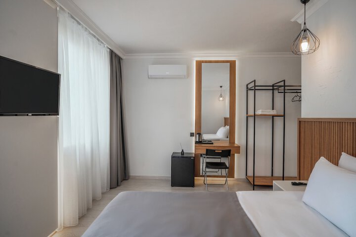 Room 12 of 31