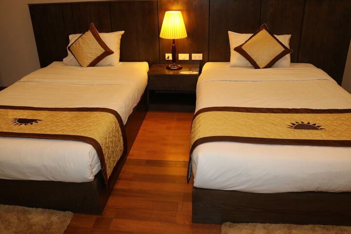 Room 13 of 22