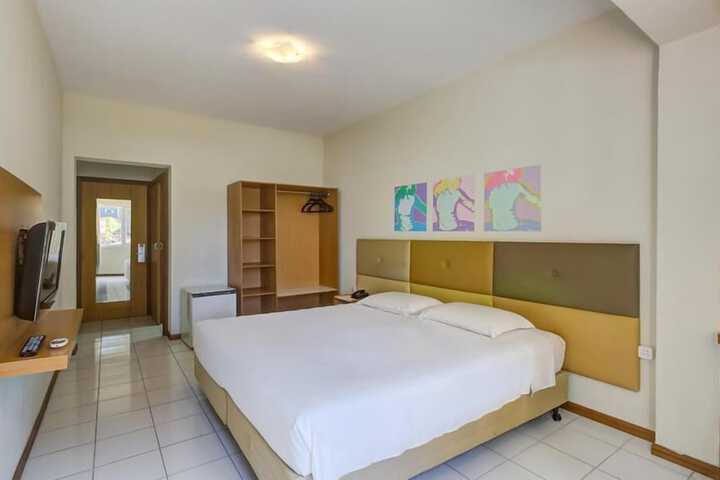 Room 10 of 29