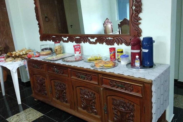 Dining 5 of 9